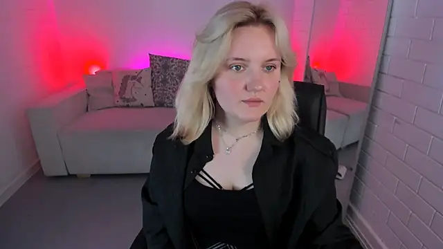 KathyBriggs online show from April 12, 7:55 am