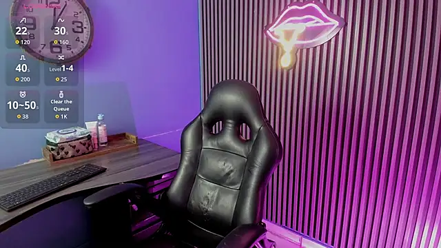 Luna roose1 online show from March 28, 12:59 pm