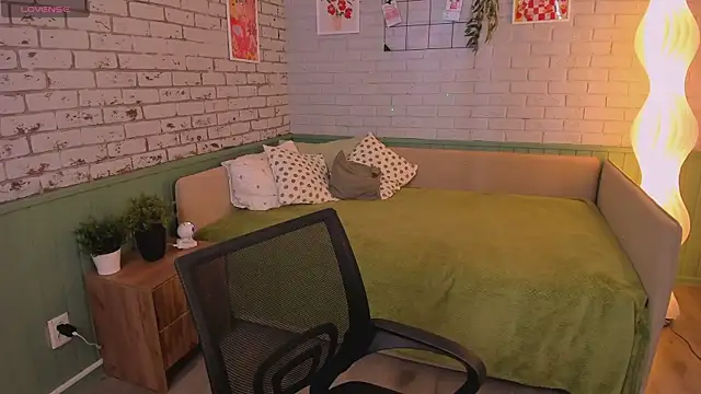 miraiakik online show from July 17, 1:37 pm