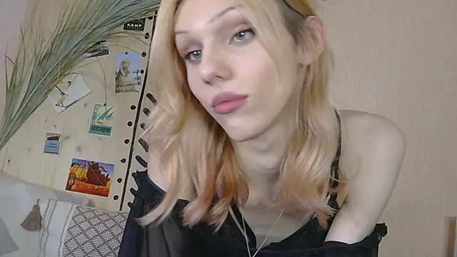 Kirana Hayes online show from April 6, 2:29 pm