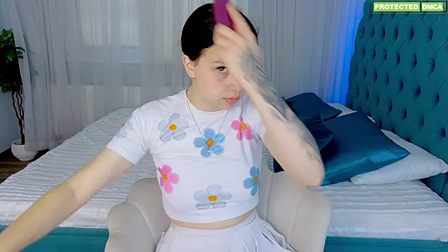 DarkAdelina online show from April 9, 9:15 am