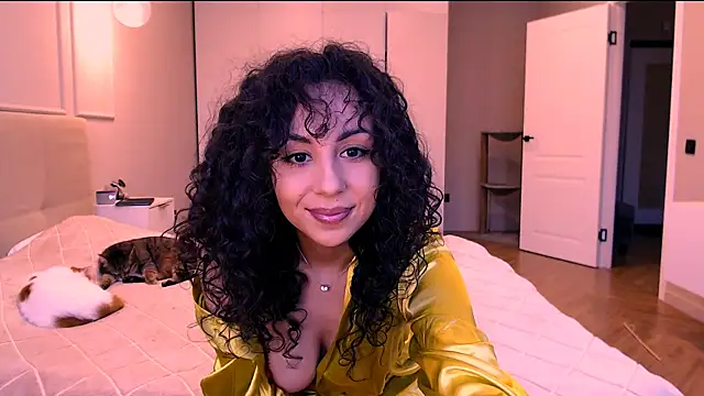 curly jade  online show from April 17, 4:42 pm