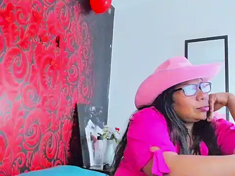 saphira muse online show from April 12, 8:50 am