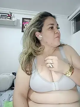 Natashablade   online show from July 2, 3:34 am
