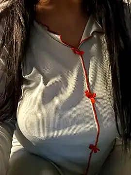 orla-love online show from April 14, 4:18 pm