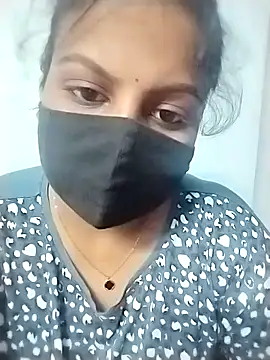 honeyflowerr online show from April 11, 5:27 pm