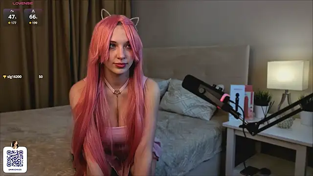 Lissa Hennesy online show from April 4, 7:13 pm