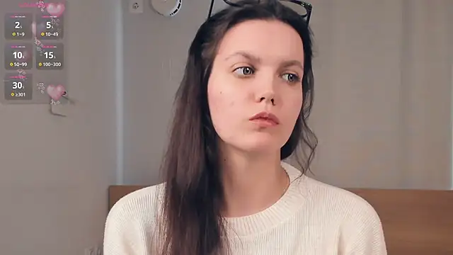 JuliannPaysour online show from March 31, 8:25 am