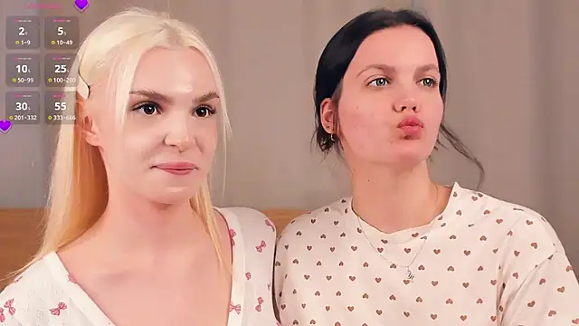 JuliannPaysour online show from April 7, 7:32 am