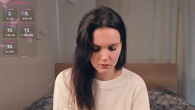 JuliannPaysour online show from March 30, 8:14 am