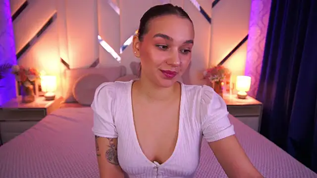 FlirtyMusa online show from April 10, 1:17 pm