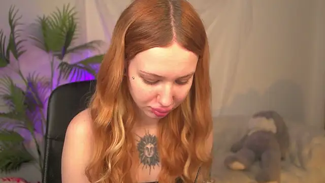 zoeforrd online show from April 14, 4:56 am