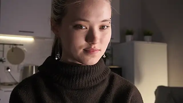 ShyAkemis online show from April 10, 3:40 pm