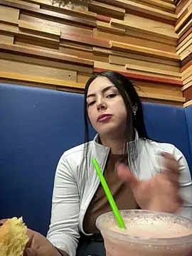 Cami olarte online show from April 11, 7:28 pm