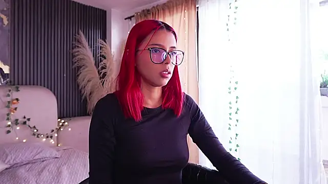 LilithLuxor  online show from April 10, 2:12 pm