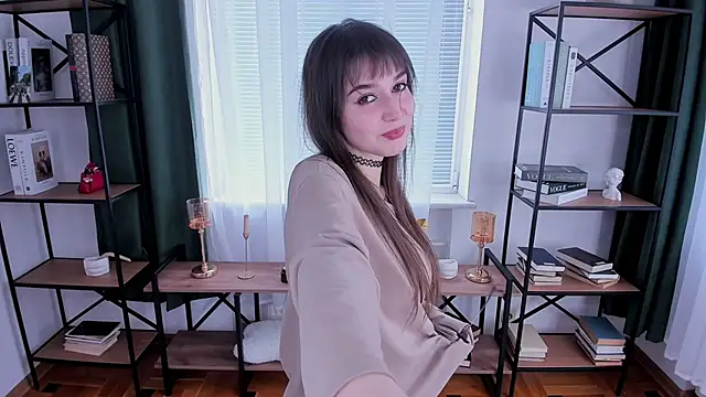 LaelIvie online show from April 12, 8:50 am