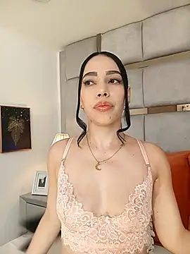 AmbarJenssen online show from April 9, 12:10 pm