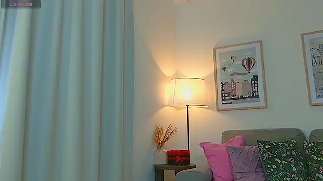 EvaEvis online show from April 15, 9:21 am