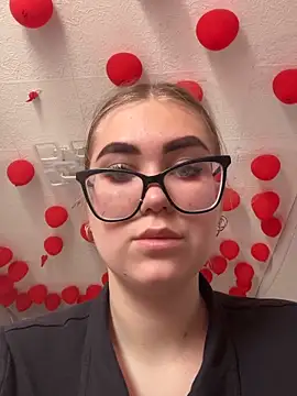 MissAuroraX online show from April 1, 10:16 am