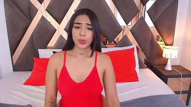 SaraStevenn online show from April 11, 6:33 pm