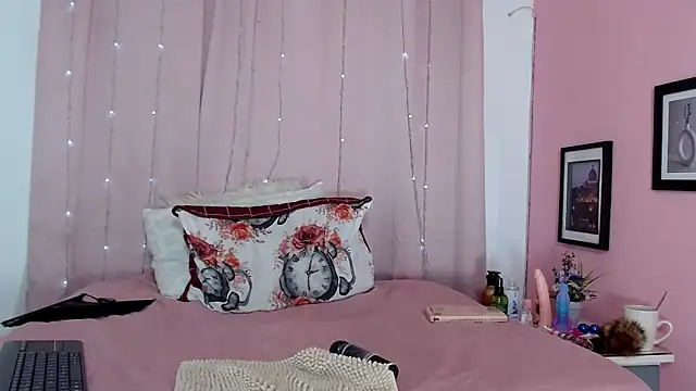 SALAMANDRA FRANCO online show from April 14, 9:26 pm