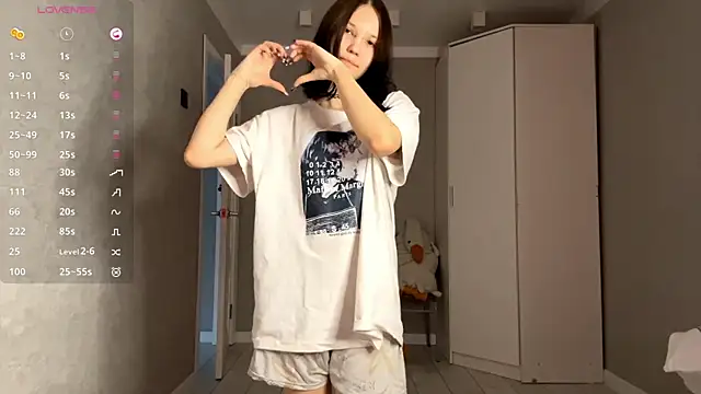 AmeliaMiotii online show from April 12, 10:29 am