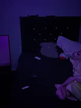 C1N09 online show from April 2, 7:06 am