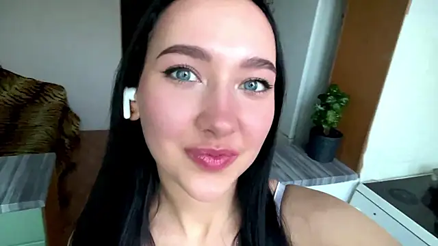 Liesenaniles online show from April 12, 3:20 am