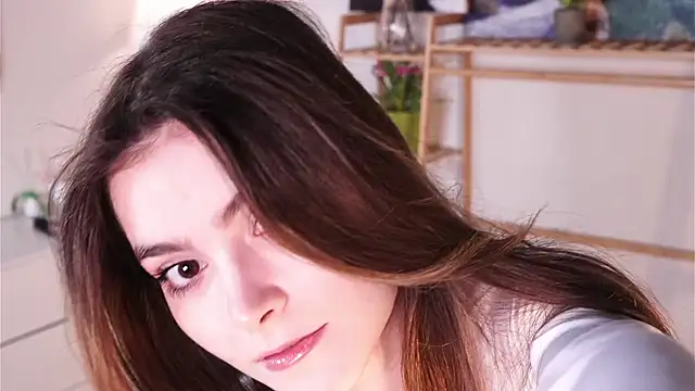 CherlyGuss online show from April 4, 3:38 am