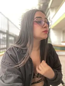 Ashley pinkk21 online show from March 31, 10:32 pm