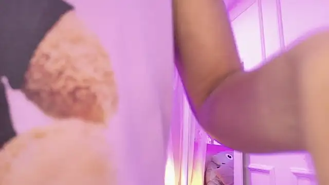 canela bm online show from April 10, 7:20 pm