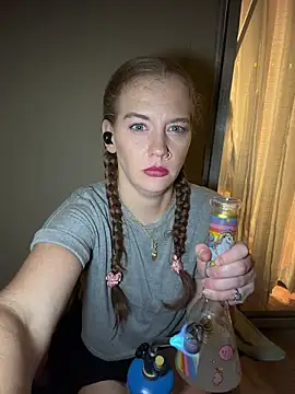 RoxyRedXO12 online show from April 13, 3:52 am