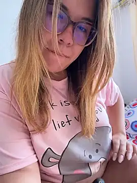 spicymichelle online show from April 11, 1:59 pm