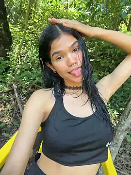 Emycarver09  online show from April 1, 5:43 pm