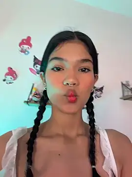 Emycarver09  online show from April 10, 12:11 pm