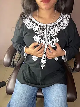 HOTTY ALIA1 online show from March 29, 5:28 am