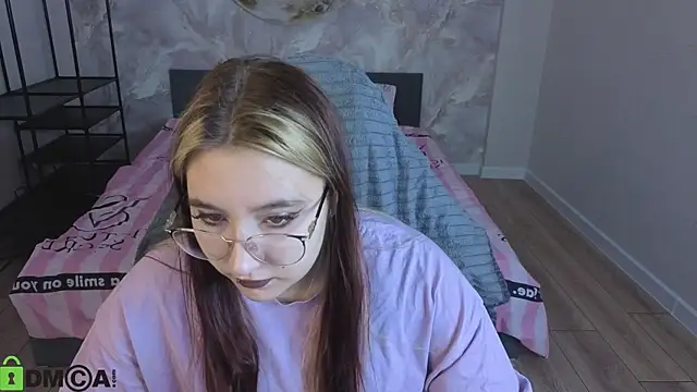 Luna Host online show from April 14, 1:38 am