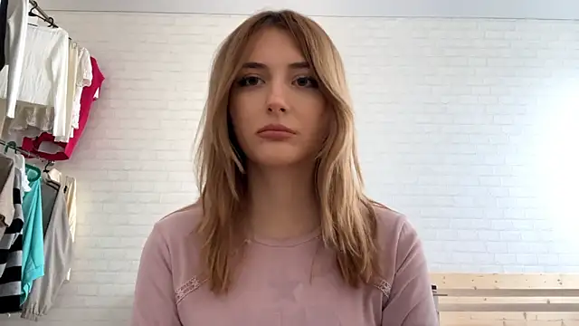 CassiPlacido online show from April 3, 9:07 am