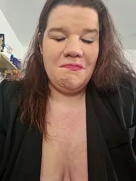 curvystachel42 online show from April 1, 2:25 pm