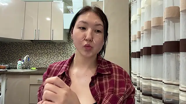 Ameliya kim online show from April 12, 9:50 pm