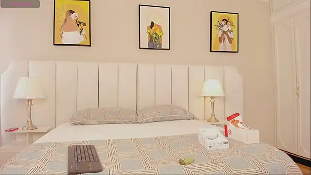 madisson  Stone online show from April 14, 1:55 pm