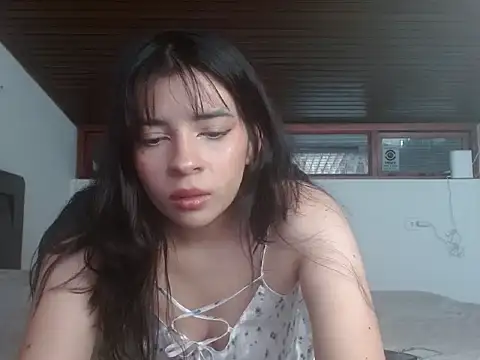 lilith lovee  online show from April 13, 6:20 pm