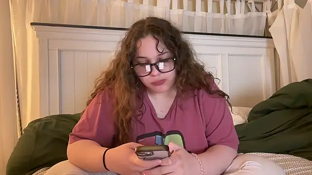 Seraphinawild online show from April 24, 6:16 am