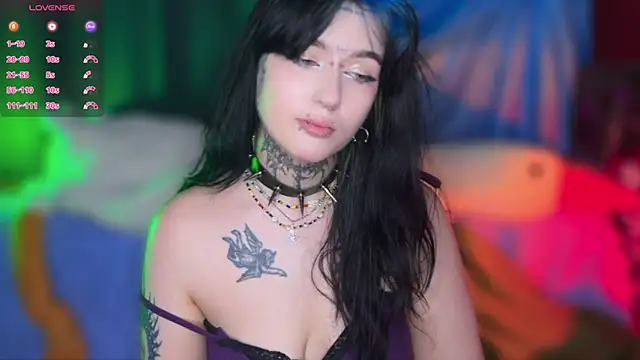 CallmeDistress online show from April 25, 7:55 am