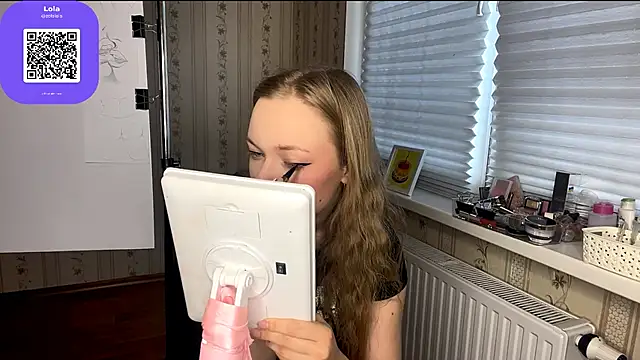 LolaZola online show from April 10, 1:28 pm