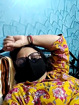 purvi46 online show from April 14, 5:46 pm