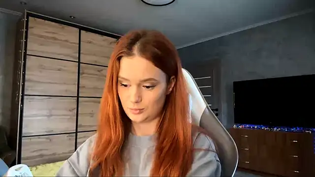 FoxyEmma online show from April 16, 2:06 pm