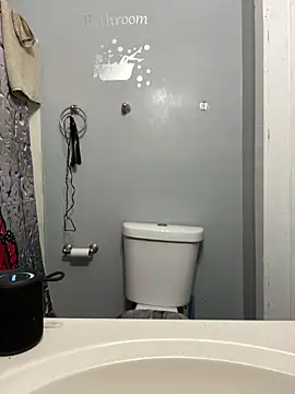 Sweetie8582 online show from April 5, 9:47 pm