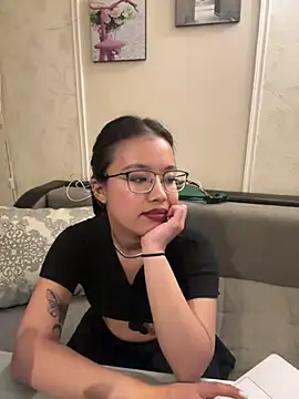 Z Milll online show from April 10, 2:12 pm