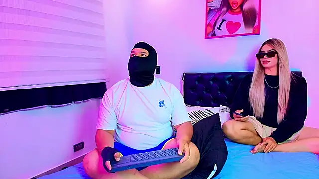 BrittXDante online show from April 18, 5:43 am